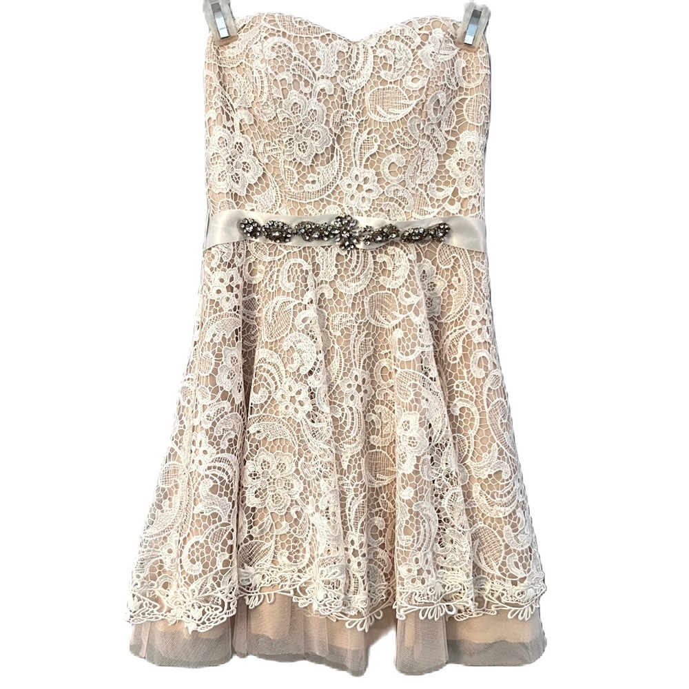 Camille La Vie Strapless Floral Lace Overlay mini Dress Size 1/2 Nude & …